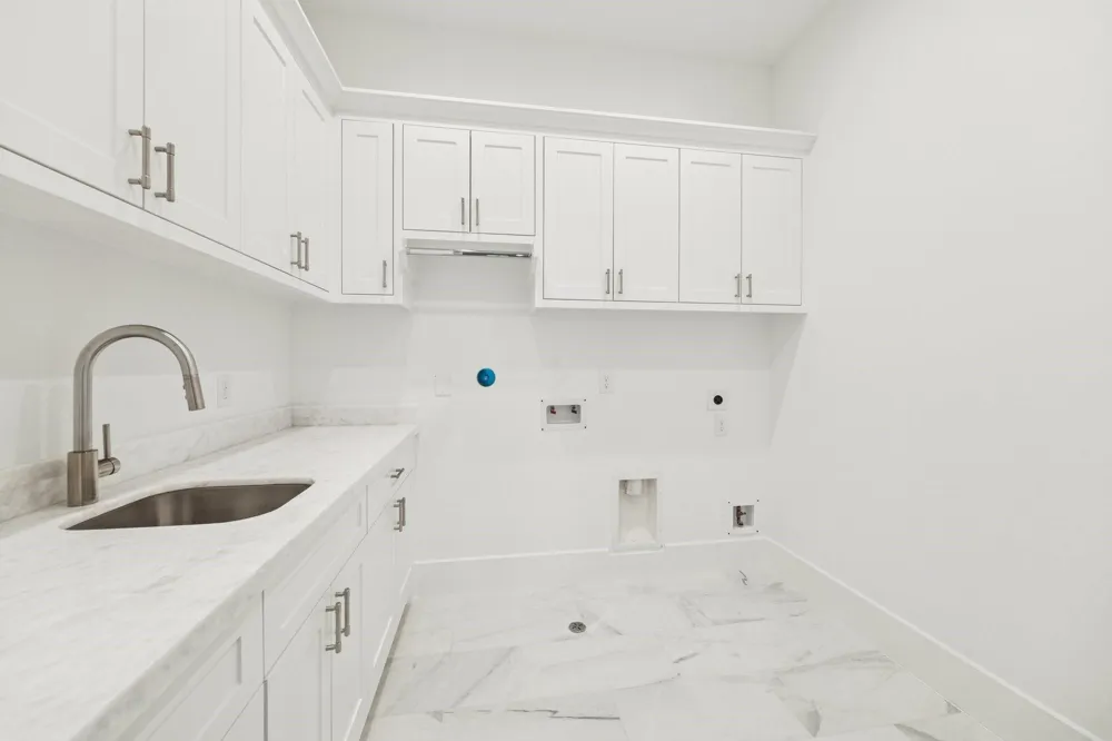 867 W 42nd Street Houston, TX 77018