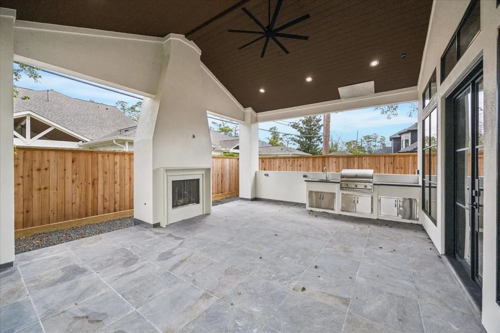 867 W 42nd Street Houston, TX 77018