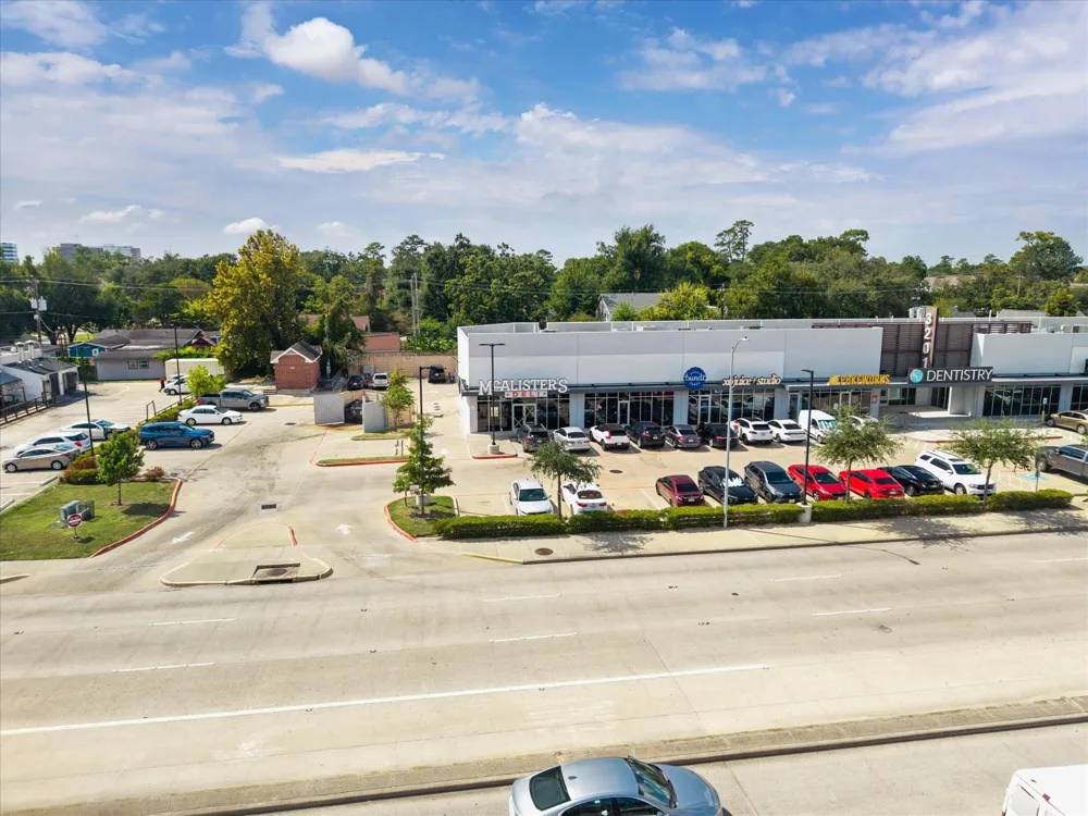 867 W 42nd Street Houston, TX 77018