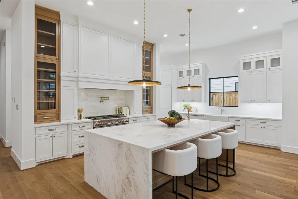 867 W 42nd Street Houston, TX 77018