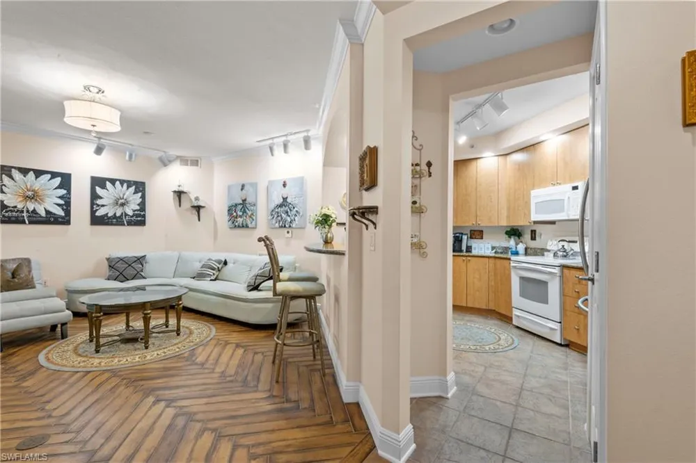 2825 Palm Beach Boulevard #213 Fort Myers, FL 33916