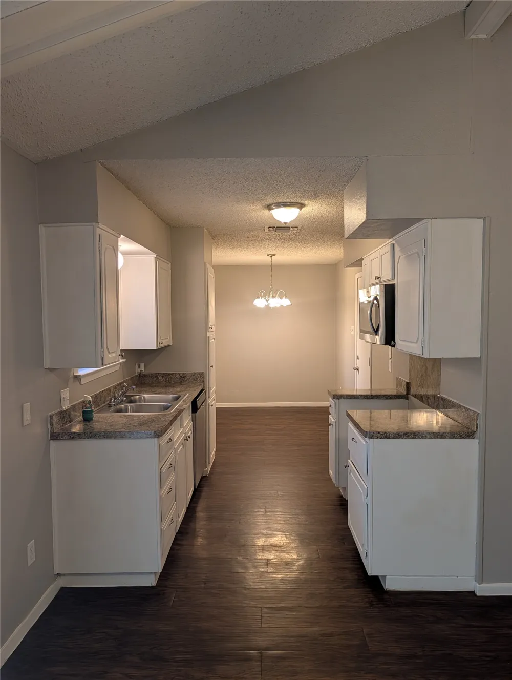 633 Christie Court Everman, TX 76140