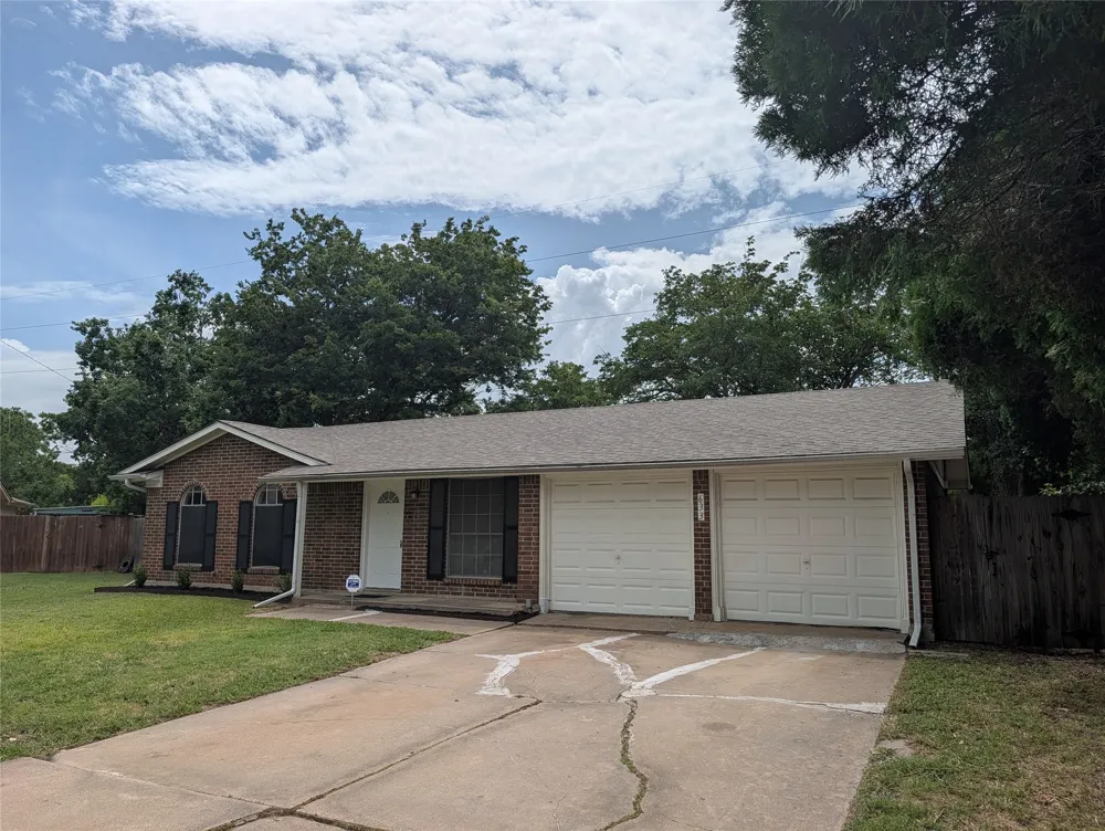633 Christie Court Everman, TX 76140