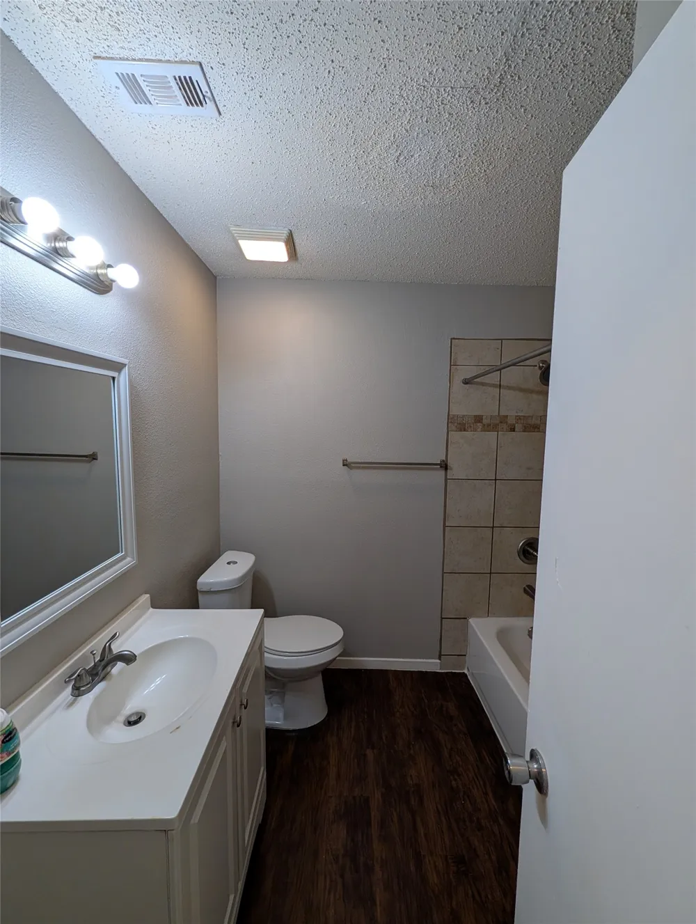 633 Christie Court Everman, TX 76140