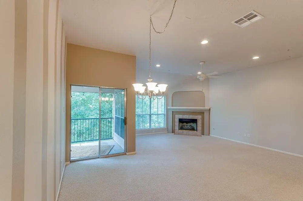 8051 Bay Branch Drive #333 The Woodlands, TX 77382
