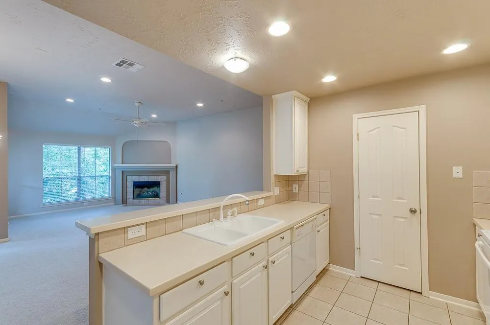 8051 Bay Branch Drive #333 The Woodlands, TX 77382