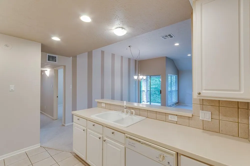 8051 Bay Branch Drive #333 The Woodlands, TX 77382