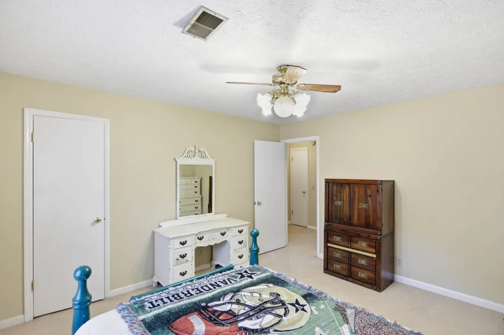 286 Donna Dr #B Hendersonville, TN 37075