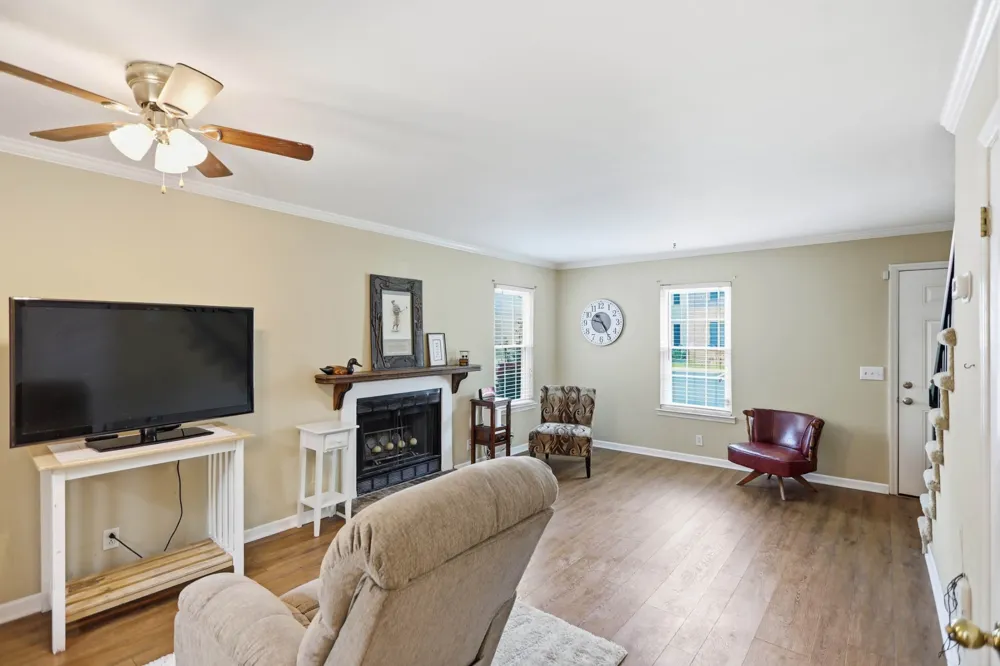 286 Donna Dr #B Hendersonville, TN 37075
