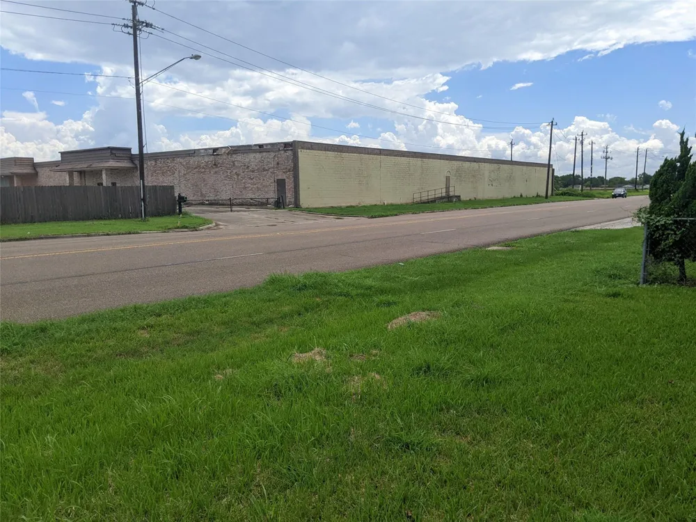 107 Correll Avenue Wharton, TX 77488