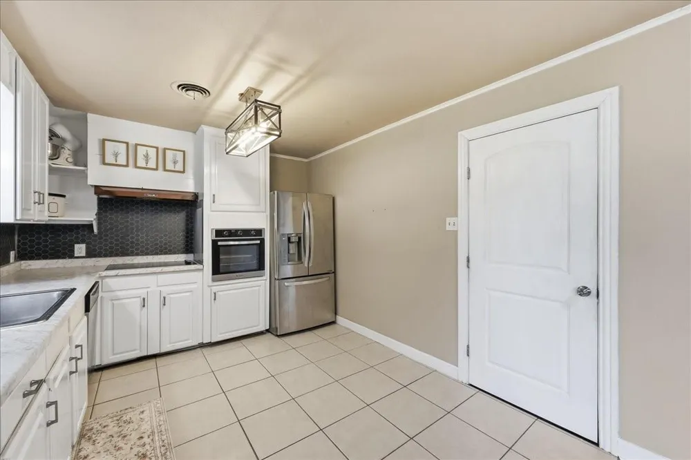 7845 Laurie Lane Lumberton, TX 77657