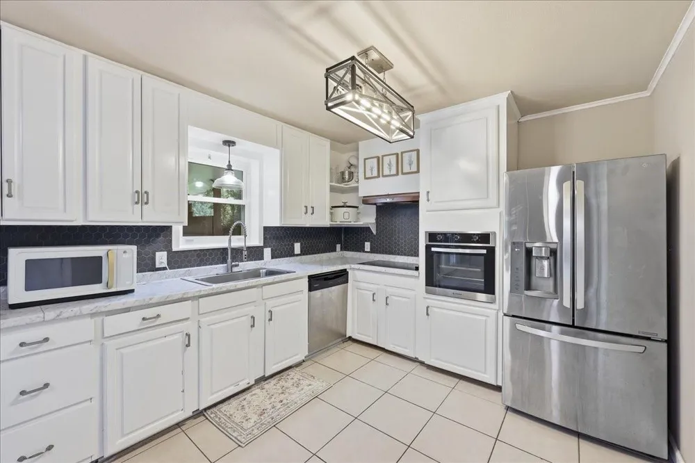 7845 Laurie Lane Lumberton, TX 77657
