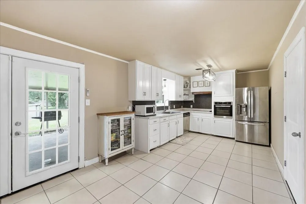7845 Laurie Lane Lumberton, TX 77657