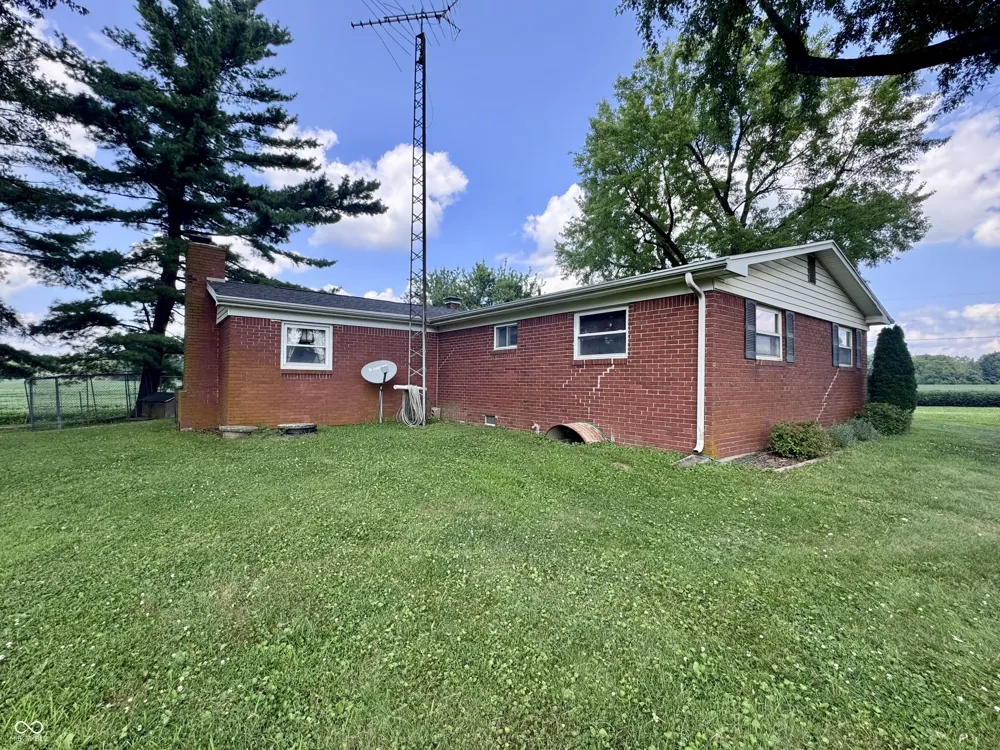 7933 S 650 W Crawfordsville, IN 47933