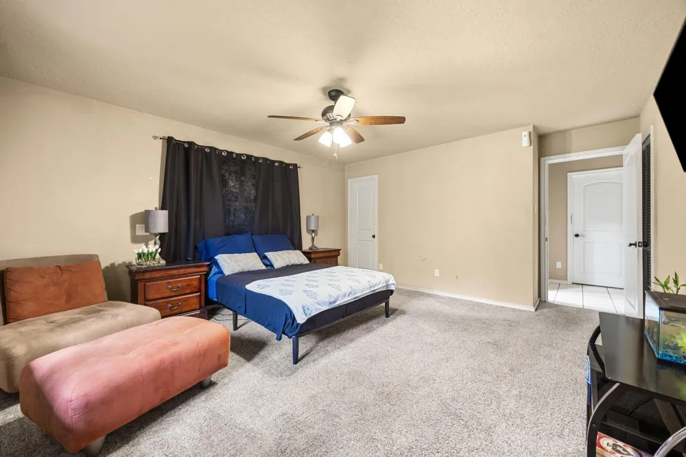 2210 S Memorial Court Pasadena, TX 77502