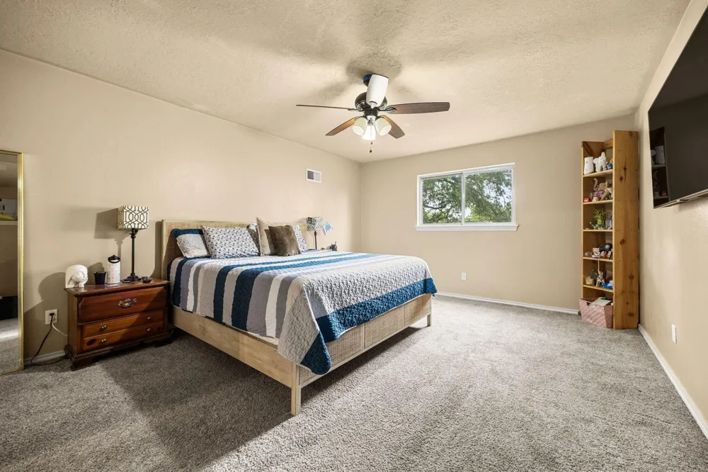 2210 S Memorial Court Pasadena, TX 77502