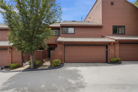 36 Woodward Boulevard #200-17