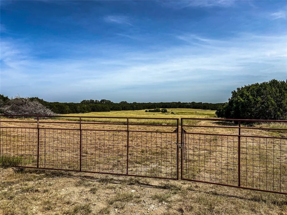5075 Hwy 22 Hamilton, TX 76531