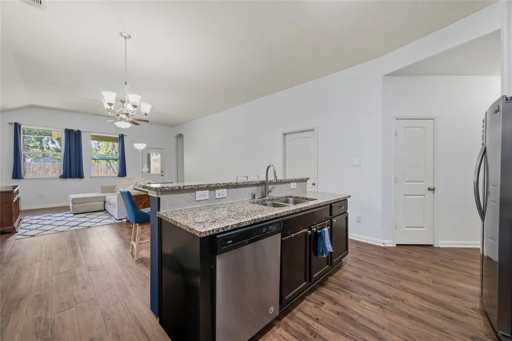 415 Cherry Valley Drive Huffman, TX 77336