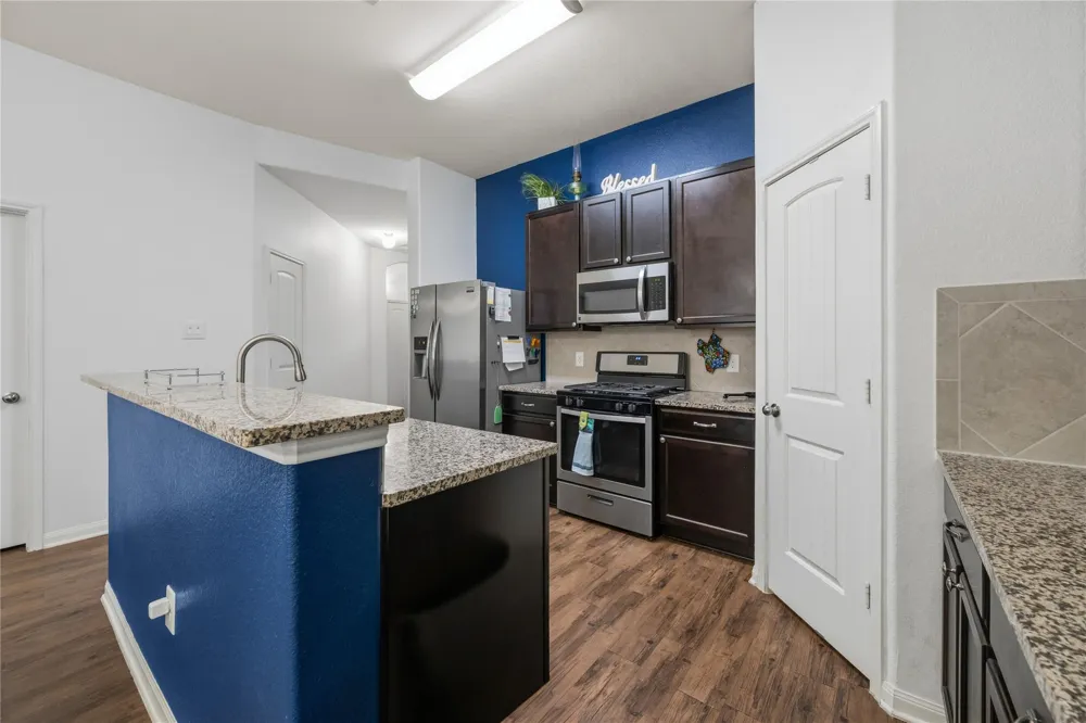 415 Cherry Valley Drive Huffman, TX 77336