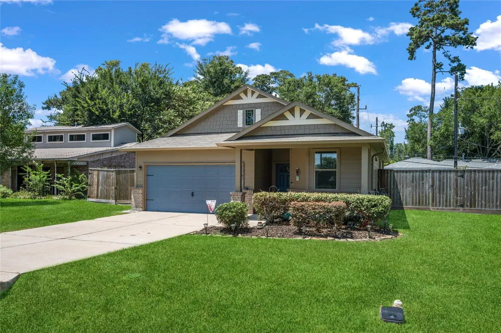 415 Cherry Valley Drive Huffman, TX 77336