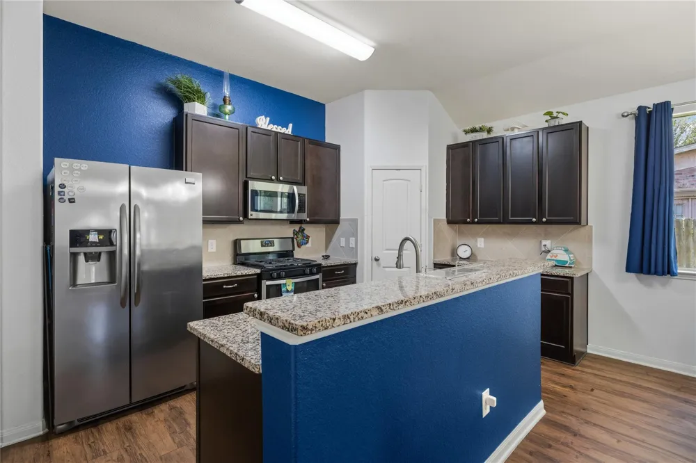 415 Cherry Valley Drive Huffman, TX 77336