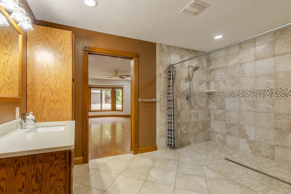 8047 Kraft Avenue SE Caledonia, MI 49316