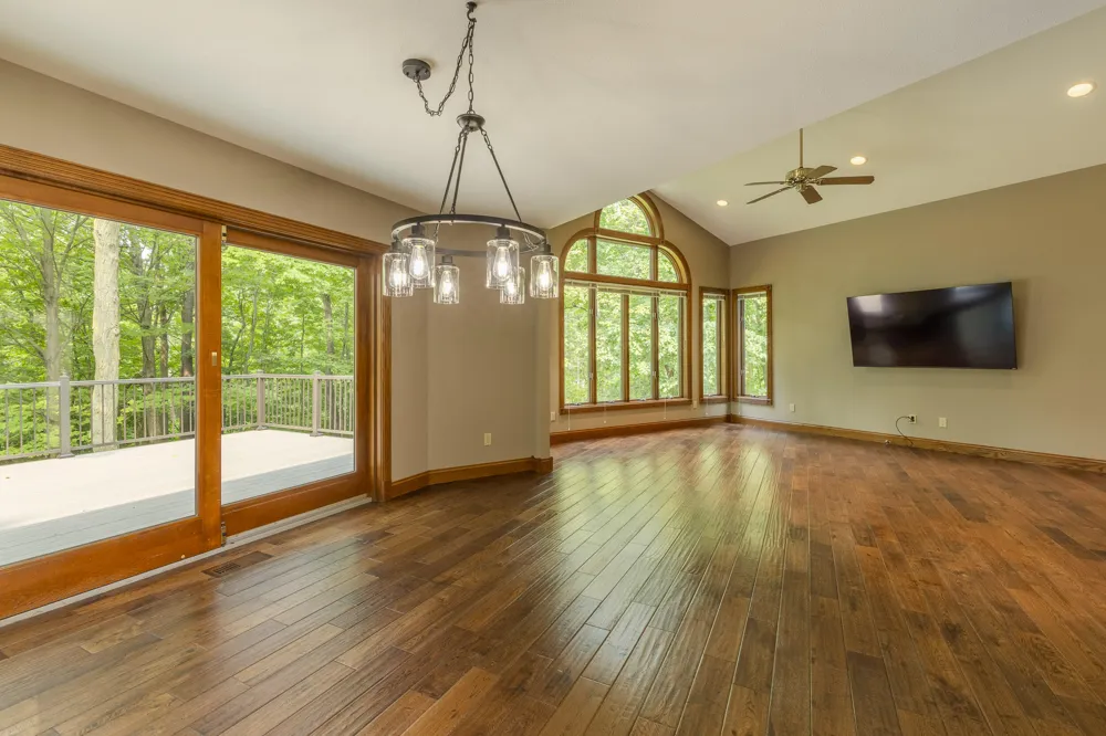8047 Kraft Avenue SE Caledonia, MI 49316