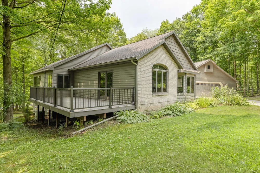 8047 Kraft Avenue SE Caledonia, MI 49316