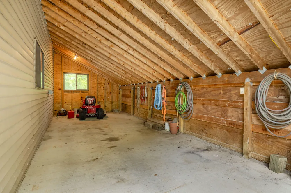 8047 Kraft Avenue SE Caledonia, MI 49316