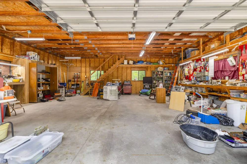 8047 Kraft Avenue SE Caledonia, MI 49316