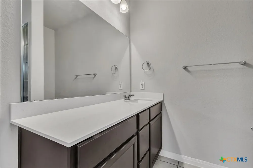 513 Lucky Ave Bertram, TX 78605