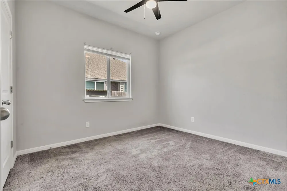 513 Lucky Ave Bertram, TX 78605