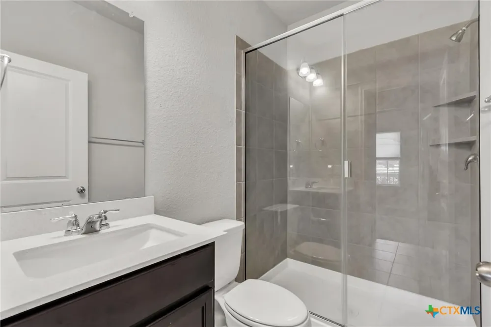 513 Lucky Ave Bertram, TX 78605