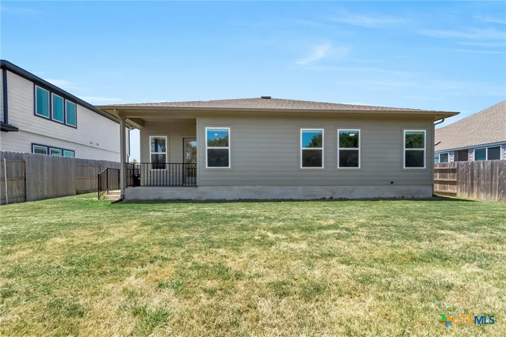 513 Lucky Ave Bertram, TX 78605
