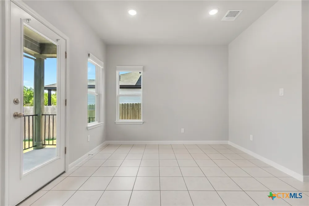 513 Lucky Ave Bertram, TX 78605