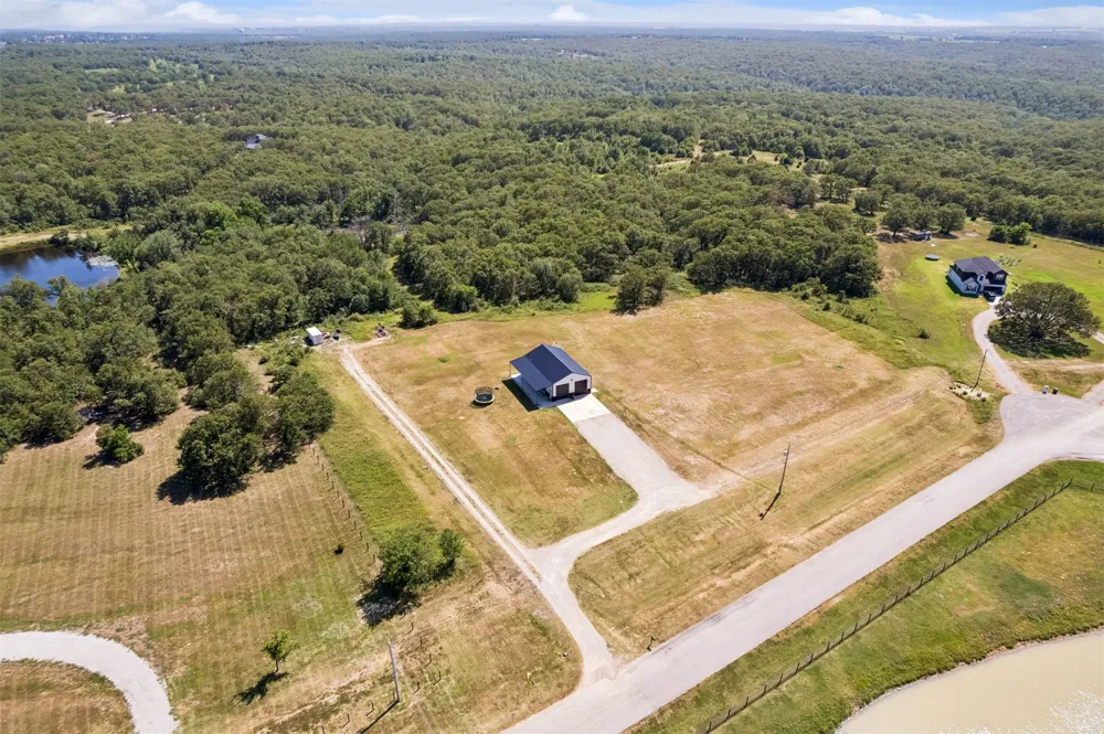 557 High Point Lane Skiatook, OK 74070