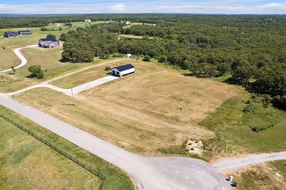 557 High Point Lane Skiatook, OK 74070