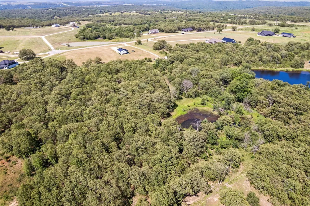 557 High Point Lane Skiatook, OK 74070