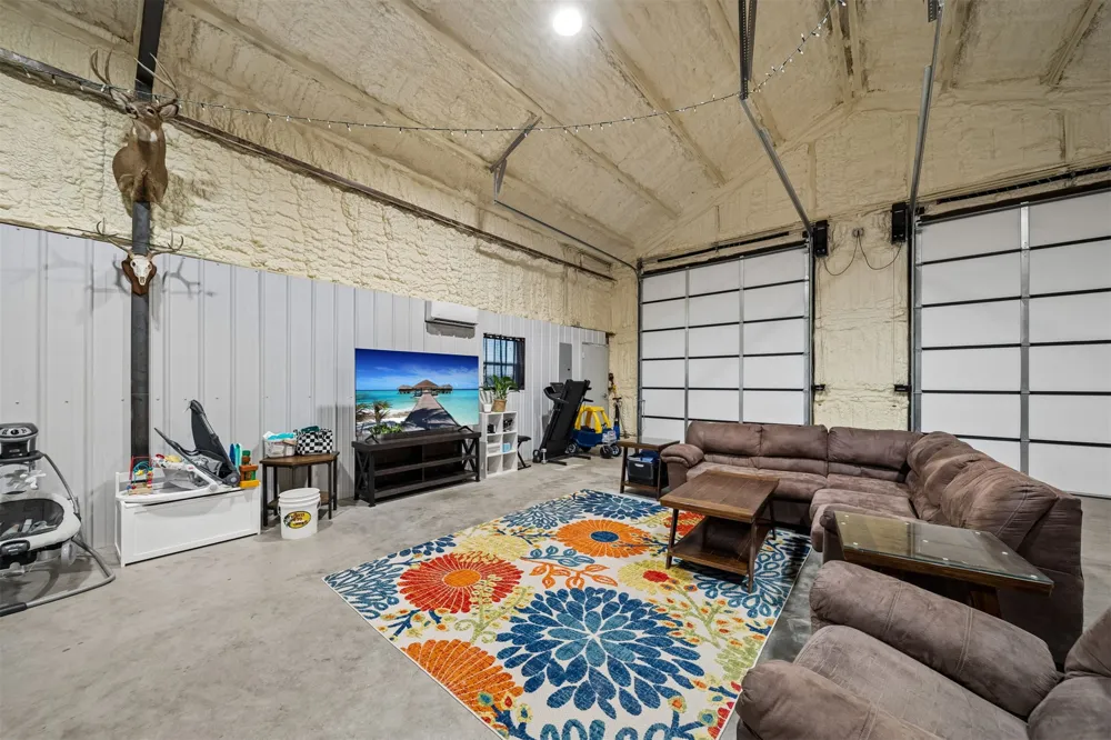 557 High Point Lane Skiatook, OK 74070