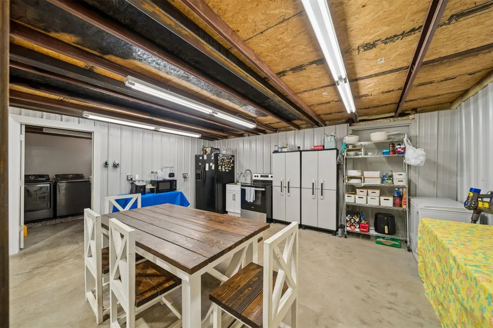 557 High Point Lane Skiatook, OK 74070