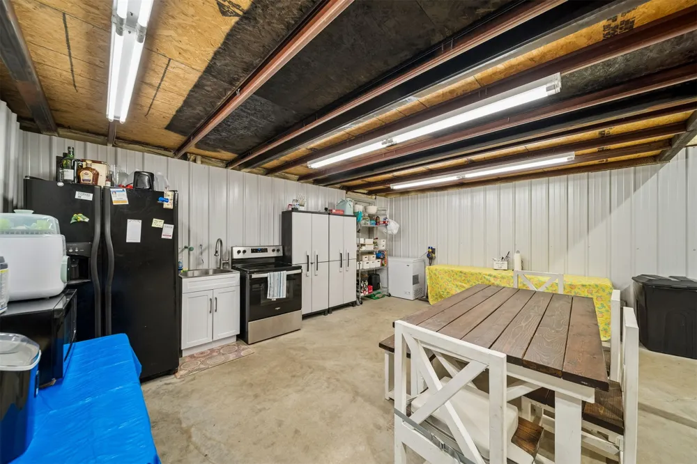 557 High Point Lane Skiatook, OK 74070