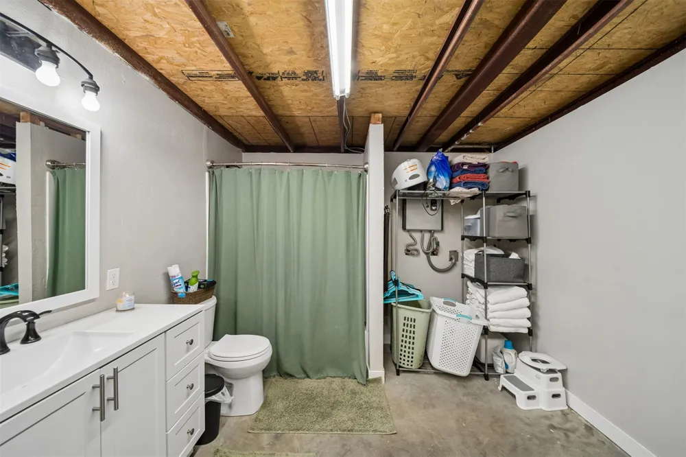 557 High Point Lane Skiatook, OK 74070