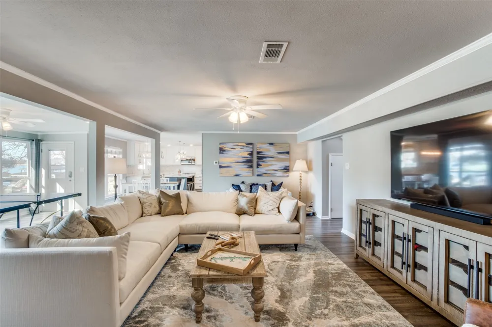 150 Bayside Circle Malakoff, TX 75148