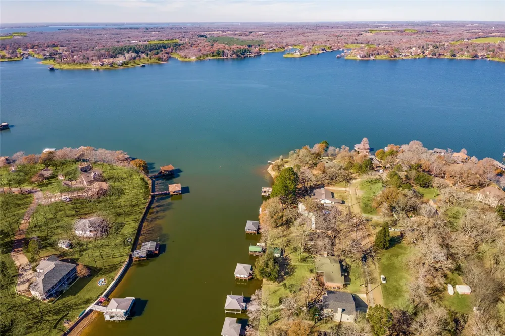 150 Bayside Circle Malakoff, TX 75148