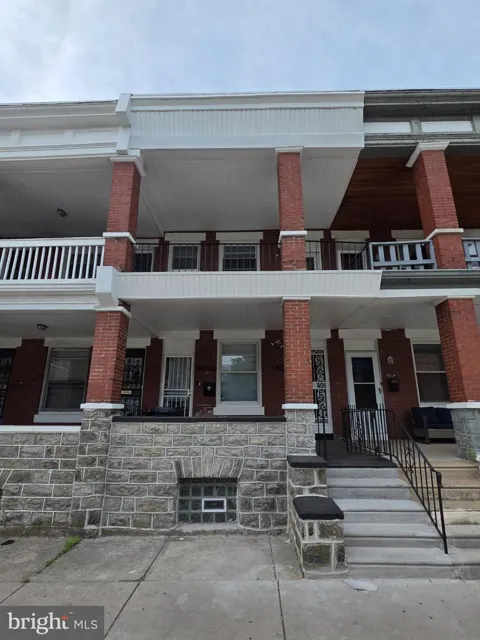 5820 LANSDOWNE AVENUE #1