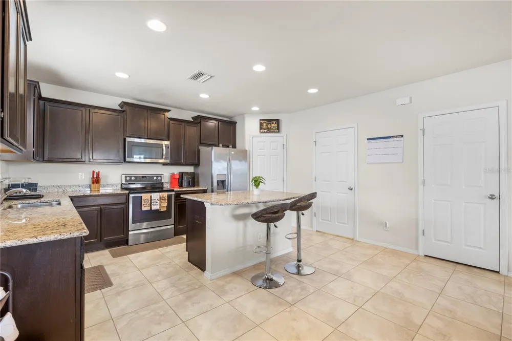 9335 AMERICAN HICKORY LANE Riverview, FL 33578