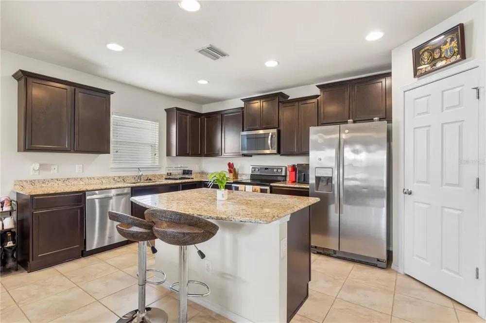 9335 AMERICAN HICKORY LANE Riverview, FL 33578