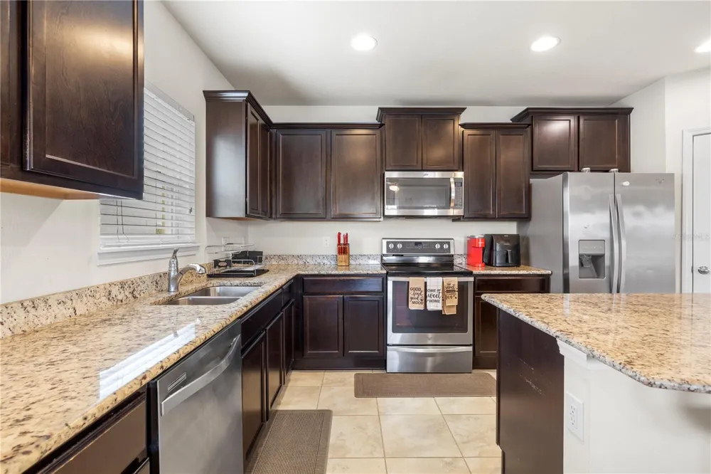 9335 AMERICAN HICKORY LANE Riverview, FL 33578