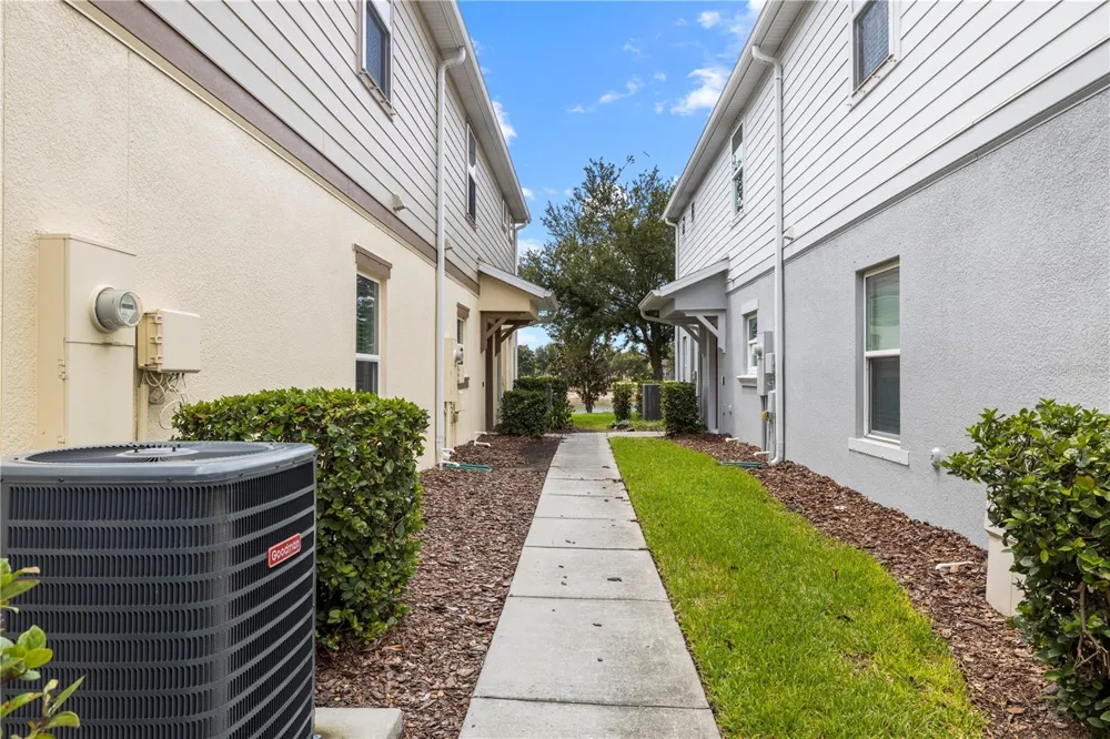 9335 AMERICAN HICKORY LANE Riverview, FL 33578